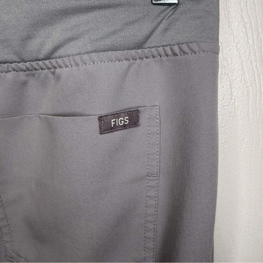 Figs Tansen Jogger Scrub Pants Gray with Red Drawstring Size Medium Tall GUC